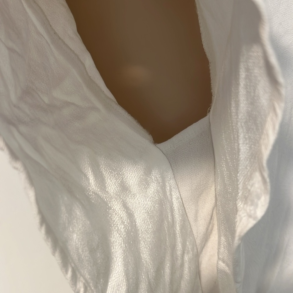 Club Monaco Cropped Tee - Picture 3 of 5